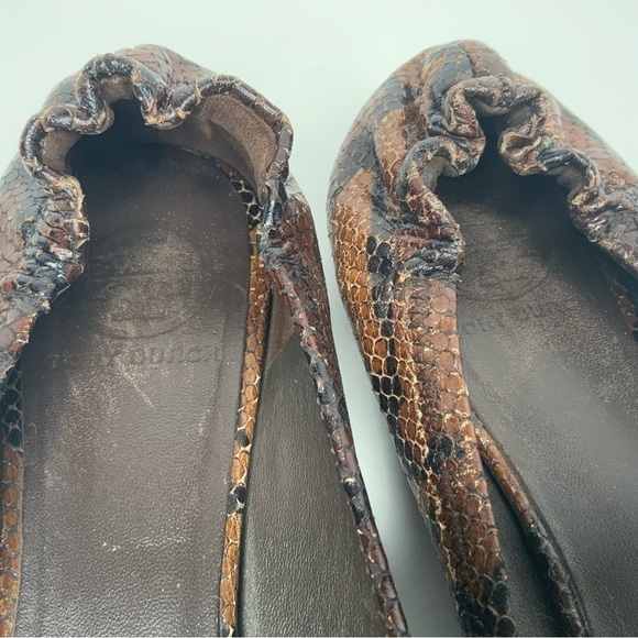 Tory Burch brown leather snakeskin flats.‎ - Picture 4 of 11